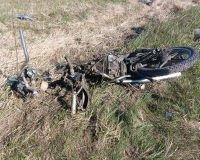 В Новгородской области пятнадцатилетний водитель мопеда врезался в автомобиль и погиб