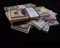 В Иванове бабушка отдала мошенникам 1,5 млн рублей и 2 000 долларов