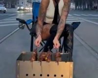 шашлык на дороге