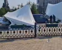ветер снес шатры