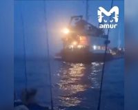 Врезались сухогруз и катер