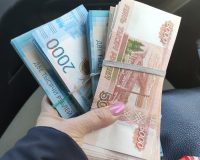 Женщина работала в городской аптеке, но в октябре 2024 года её сократили, не выплатив положенные деньги.