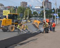 В Иванове ремонтируют тротуары на главных проспектах города