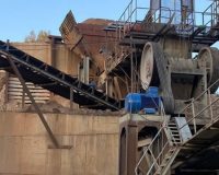 В Новгородской области дробильная машина оторвала руку семнадцатилетнему подростку