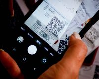 камера смартфона, QR-код