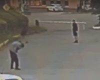 выстрелил мальчику в глаз