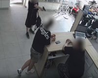 нападение с пистолетом