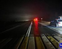сбили лежащего на дороге