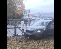 В Новгороде после ударов «взбесившейся «Шкоды» машины разлетались как воздушные шарики