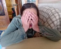 «Вырванные волосы собирали по всей квартире»