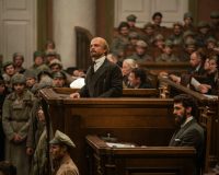 кадр из сериала Хроники русской революции