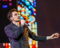 Дима Билан выхаживает привезенного из Донецка кота по кличке Шахтер