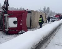 упавшая фура перекрыла проезд по М5