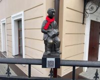 «Пензяки-добряки» покорили сердца горожан, они им вяжут уютные шарфы и накидки